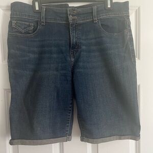 Size 12 Levi Jean shorts